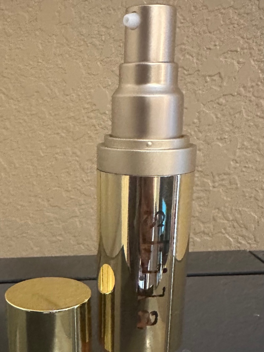Stila Hide & Chic Fluid Foundation — Deep 3